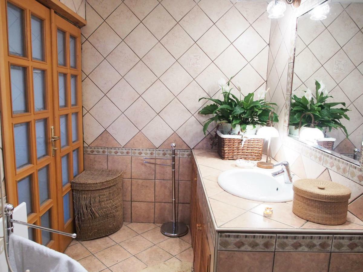 לוקווה Apartment Ernestova Hisa מראה חיצוני תמונה